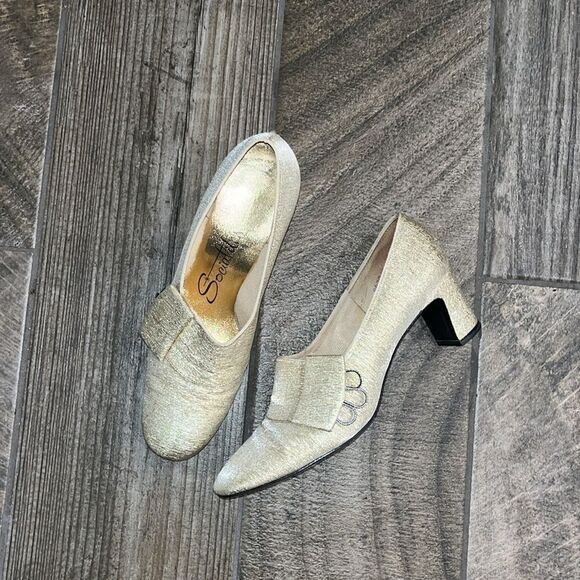 Vintage Socialites shimmery gold 2” heels - Picture 1 of 6